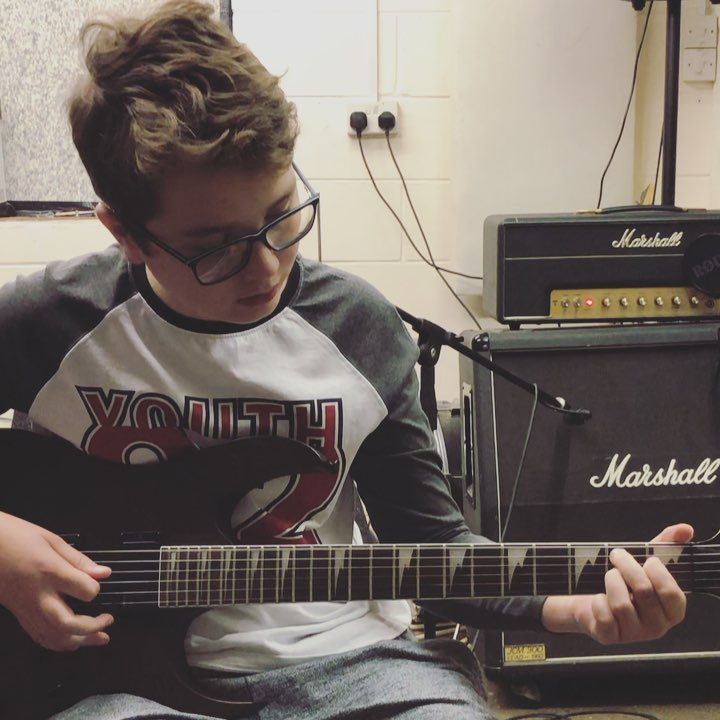 Acoustic guitar lesson for beginners in Lowestoft